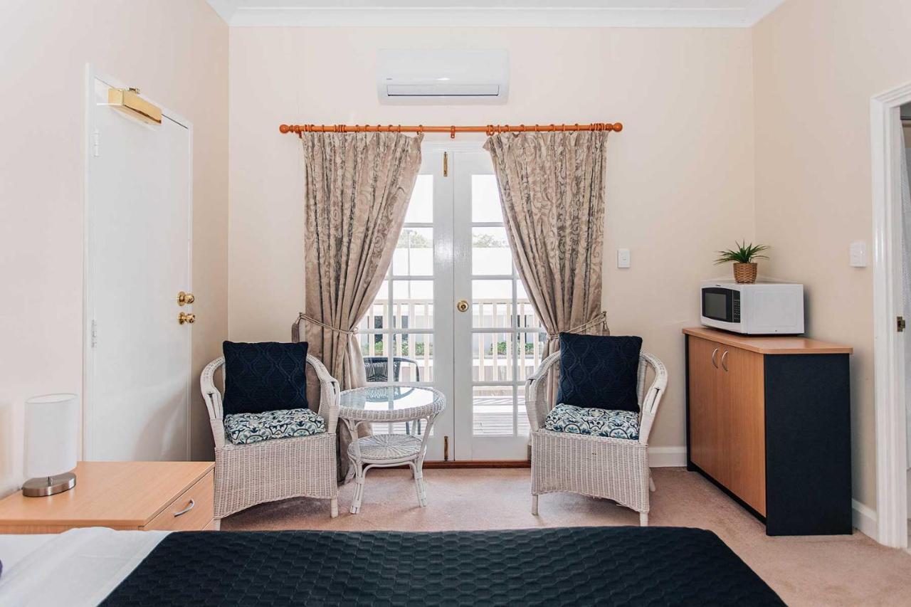 Settlers Hotel York Buitenkant foto
