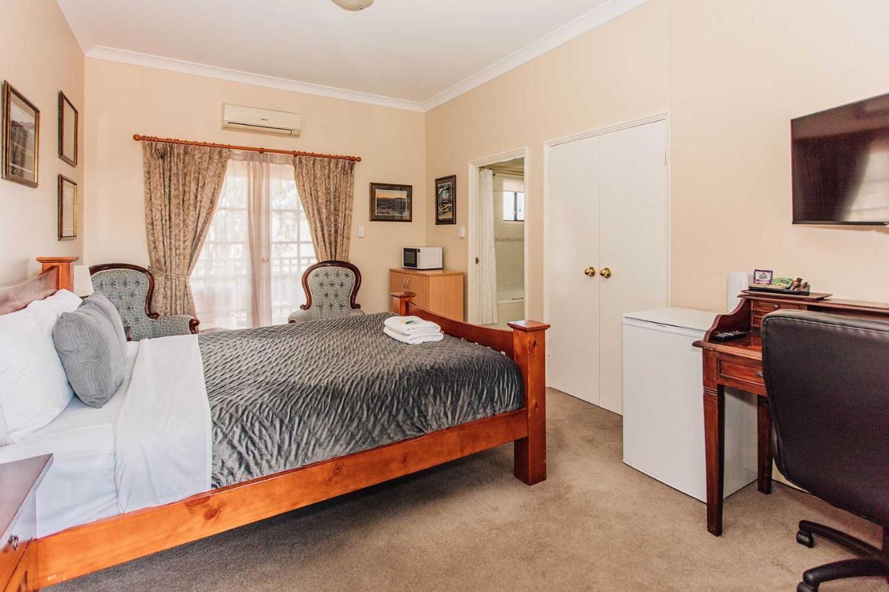 Settlers Hotel York Buitenkant foto